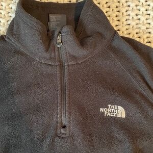 The North Face Women’s Medium Quarter Zip Fleece Black Lightweight Pullover